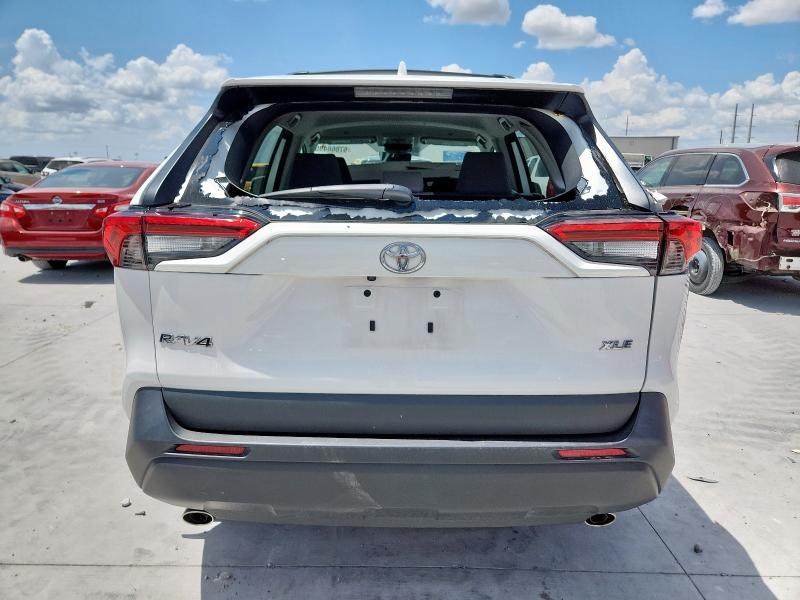 2T3W1RFV8RC277973 - 2024 TOYOTA RAV4 XLE WHITE photo 6