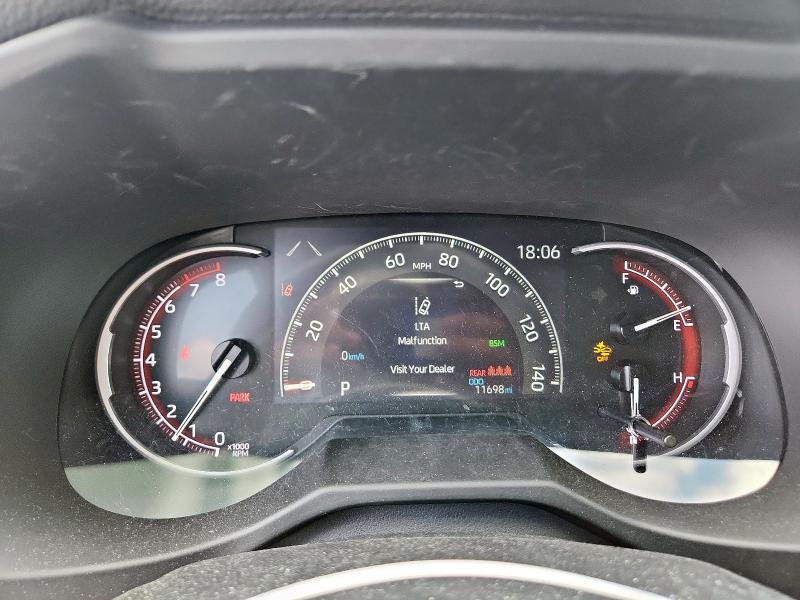 2T3W1RFV8RC277973 - 2024 TOYOTA RAV4 XLE WHITE photo 9