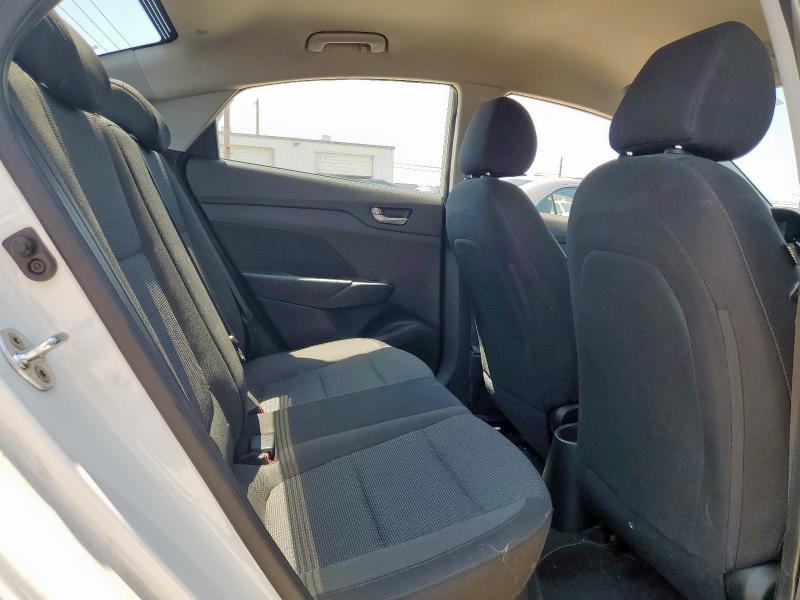 3KPC24A60LE113802 - 2020 HYUNDAI ACCENT SE WHITE photo 10