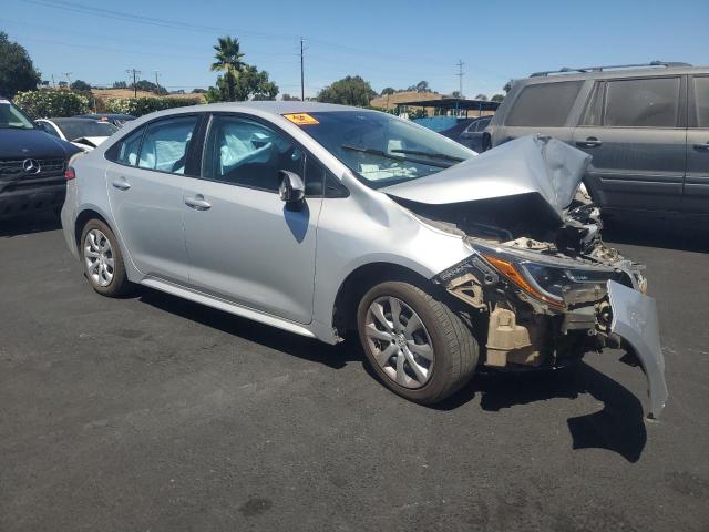 5YFEPRAE1LP029842 - 2020 TOYOTA COROLLA LE SILVER photo 4