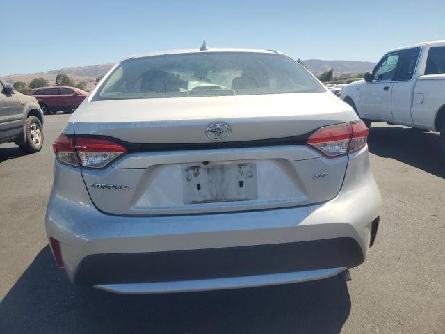 5YFEPRAE1LP029842 - 2020 TOYOTA COROLLA LE SILVER photo 6