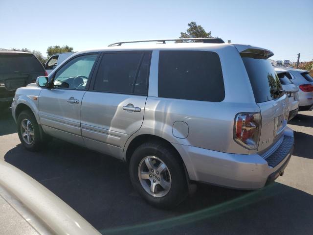 5FNYF28596B000733 - 2006 HONDA PILOT EX SILVER photo 2