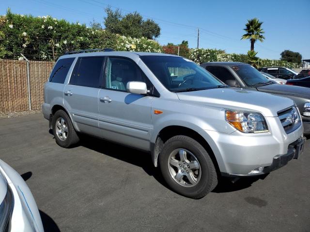 5FNYF28596B000733 - 2006 HONDA PILOT EX SILVER photo 4