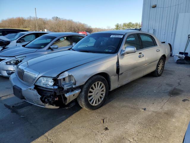 1LNHM82W73Y705046 - 2003 LINCOLN TOWN CAR SIGNATURE SILVER photo 1