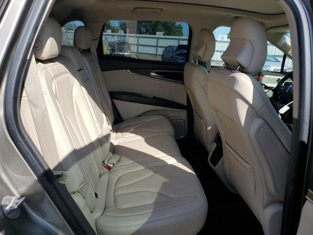 2LMPJ6LP2HBL37593 - 2017 LINCOLN MKX RESERVE Ոսկեգույն լուսանկար 11