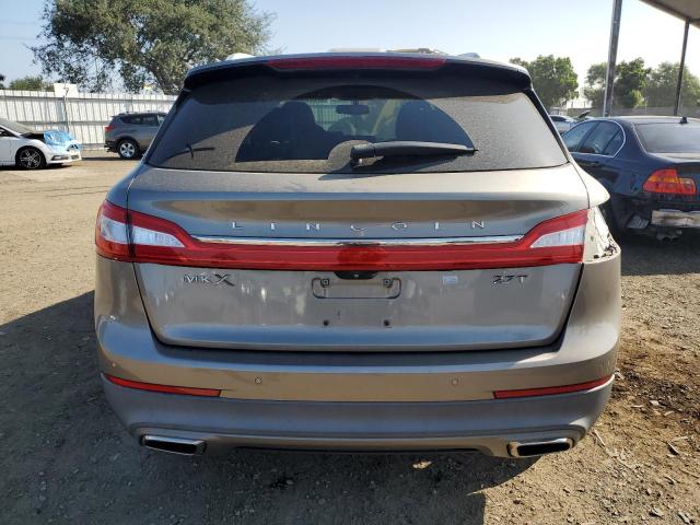 2LMPJ6LP2HBL37593 - 2017 LINCOLN MKX RESERVE Ոսկեգույն լուսանկար 6