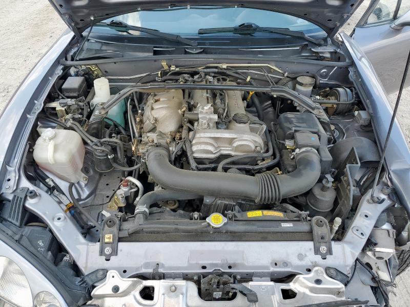 JM1NB353130311221 - 2003 MAZDA MX-5 MIATA BASE SILVER photo 11