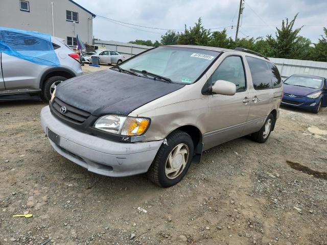 2002 TOYOTA SIENNA LE, null