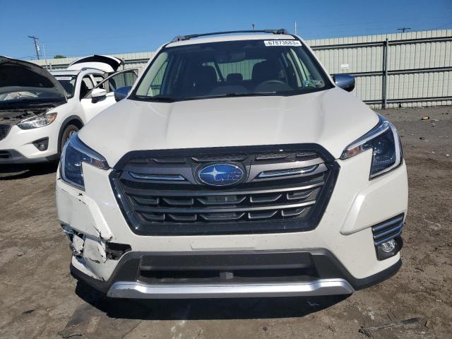 JF2SKARC0PH425625 - 2023 SUBARU FORESTER TOURING 白色 照片 5
