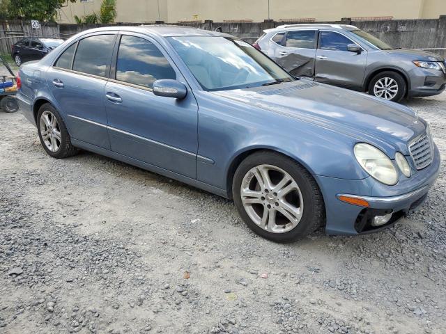 WDBUF70J14A444391 - 2004 MERCEDES-BENZ E 500 BLUE photo 4