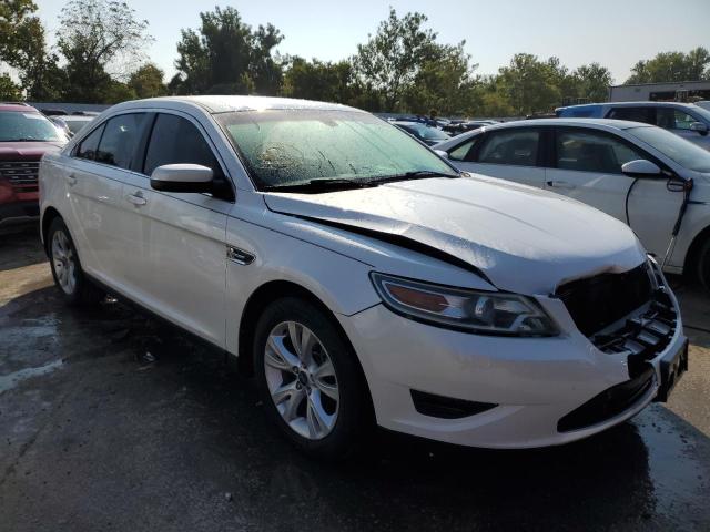 1FAHP2EWXAG114576 - 2010 FORD TAURUS SEL WHITE photo 4