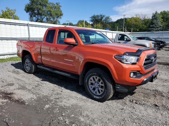 5TFSZ5AN6HX114805 - 2017 TOYOTA TACOMA ACCESS CAB ნარინჯისფერი ფოტო 4