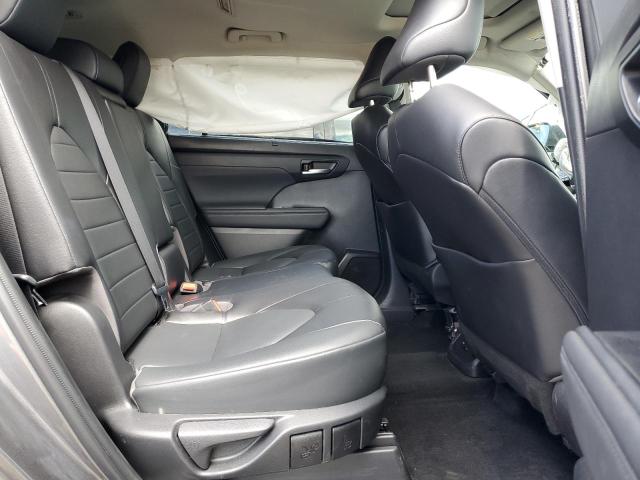 5TDGZRBH4NS587884 - 2022 TOYOTA HIGHLANDER XLE BLACK photo 11
