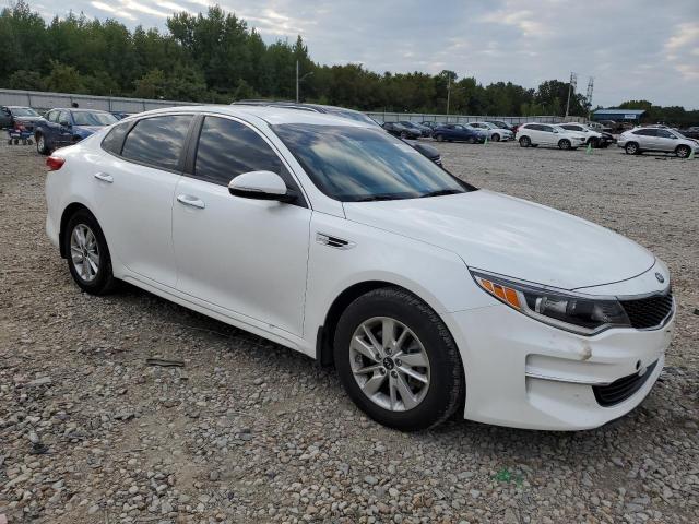 KNAGT4L36G5070485 - 2016 KIA OPTIMA LX WHITE photo 4