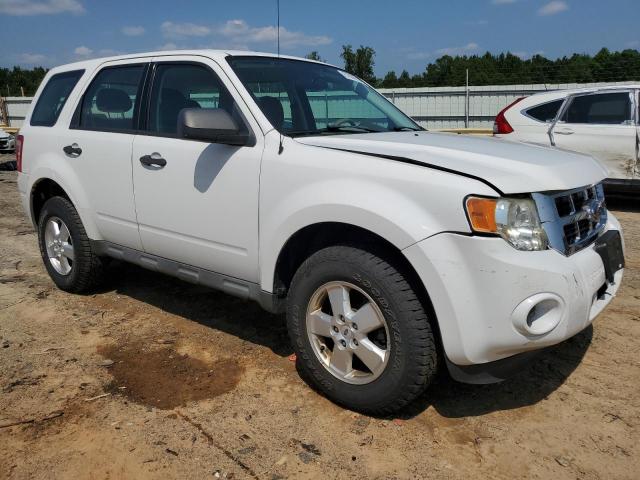1FMCU92799KB46698 - 2009 FORD ESCAPE XLS WHITE photo 4