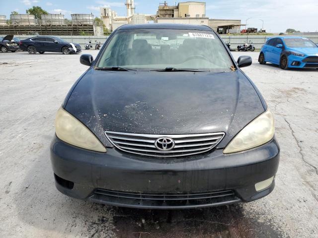 JTDBE30K053024642 - 2005 TOYOTA CAMRY LE BLACK photo 5