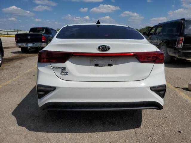 3KPF24AD1KE014593 - 2019 KIA FORTE FE WHITE photo 6