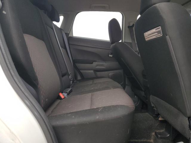 JA4AR3AU0JU005538 - 2018 MITSUBISHI OUTLANDER SPORT ES Ақ фото 11