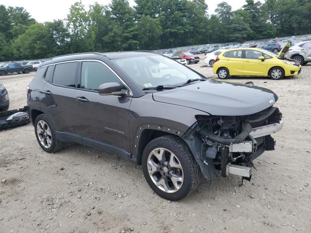 3C4NJDCB6JT400303 - 2018 JEEP COMPASS LIMITED Մոխրագույն լուսանկար 4