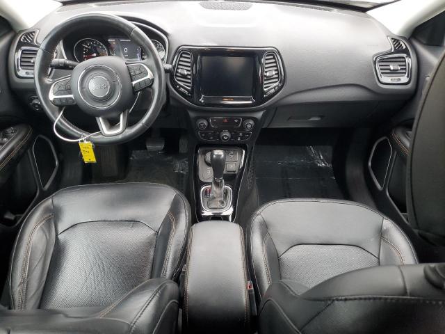 3C4NJDCB6JT400303 - 2018 JEEP COMPASS LIMITED Մոխրագույն լուսանկար 8