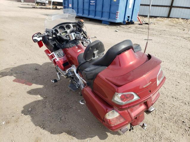 1HFSC47061A002981 - 2001 HONDA GL1800 RED photo 3