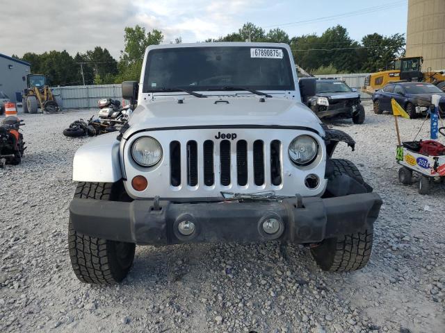 1C4BJWEG4CL181413 - 2012 JEEP WRANGLER U SAHARA SILVER photo 5