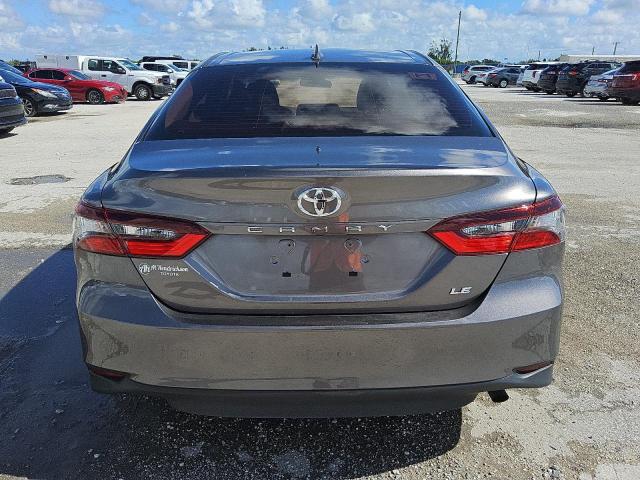 4T1C11AK3NU071205 - 2022 TOYOTA CAMRY LE GRAY photo 6