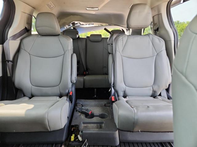 5TDYRKEC8MS037114 - 2021 TOYOTA SIENNA XLE GRAY photo 10