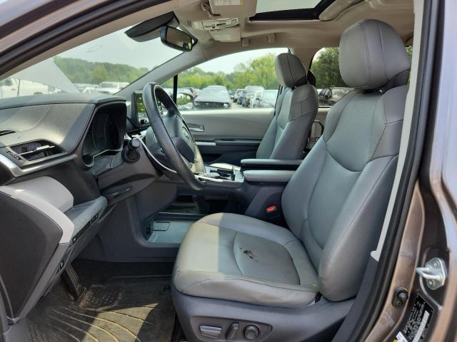 5TDYRKEC8MS037114 - 2021 TOYOTA SIENNA XLE GRAY photo 7