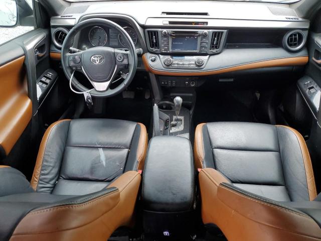 2T3NFREV3JW450669 - 2018 TOYOTA RAV4 SE WHITE photo 8