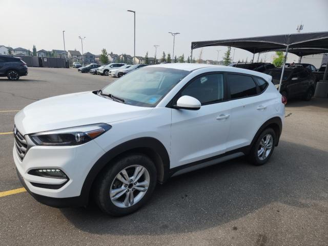 KM8J2CA43JU639545 - 2018 HYUNDAI TUCSON SE WHITE photo 2