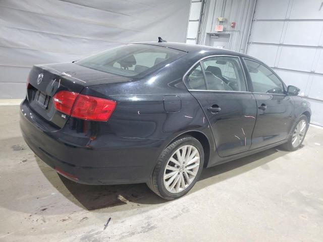 3VWD17AJ4EM419324 - 2014 VOLKSWAGEN JETTA SE 黑色 照片 3