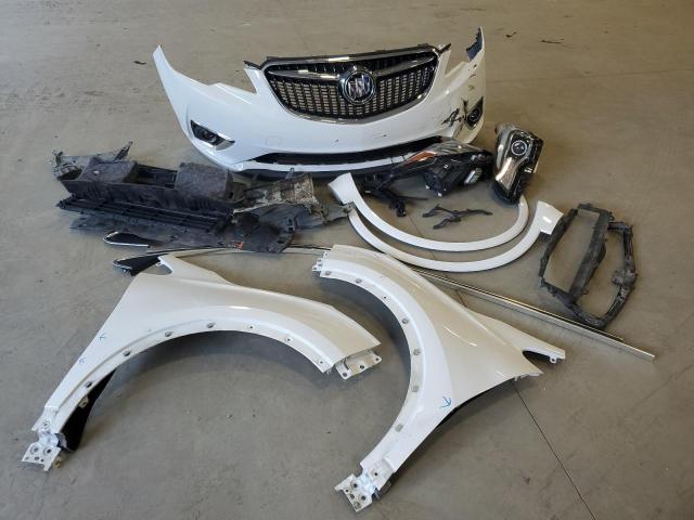 LRBFX2SA8LD031032 - 2020 BUICK ENVISION ESSENCE WHITE photo 13