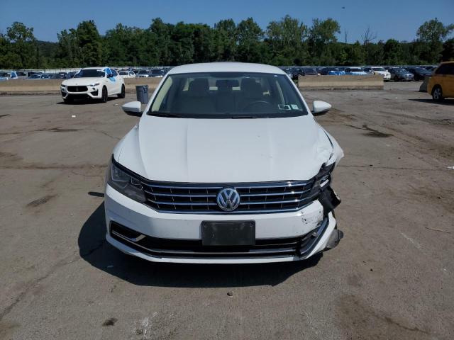 1VWAA7A39JC013815 - 2018 VOLKSWAGEN PASSAT S WHITE photo 5