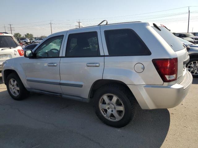 1J8GR48K28C183258 - 2008 JEEP GRAND CHER LAREDO GRAY photo 2