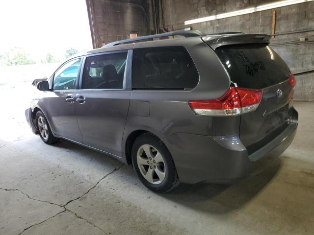 5TDKK3DCXCS278463 - 2012 TOYOTA SIENNA LE GRAY photo 2