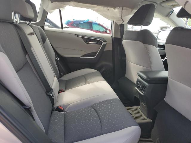 4T3RWRFV5RU112072 - 2024 TOYOTA RAV4 XLE Gümüş foto 10