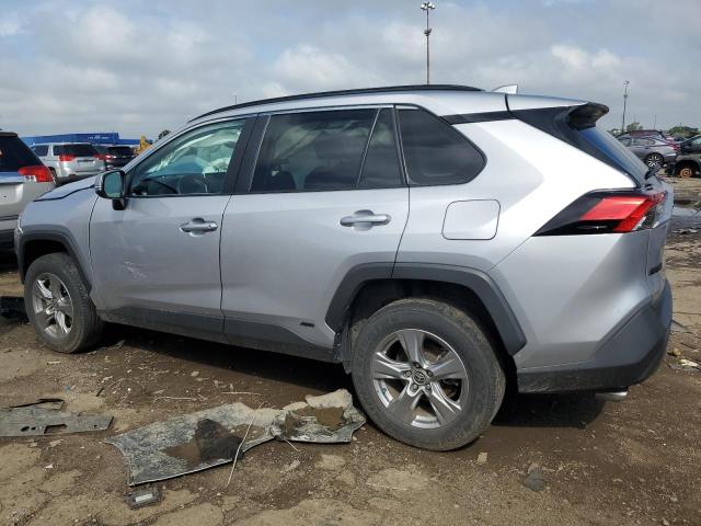 4T3RWRFV5RU112072 - 2024 TOYOTA RAV4 XLE Gümüş foto 2
