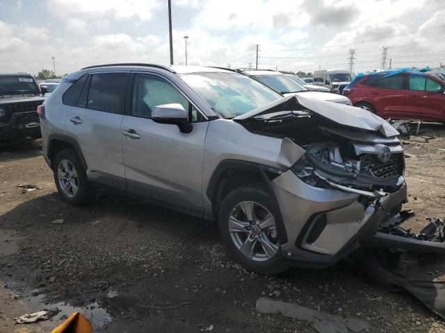 4T3RWRFV5RU112072 - 2024 TOYOTA RAV4 XLE Gümüş foto 4