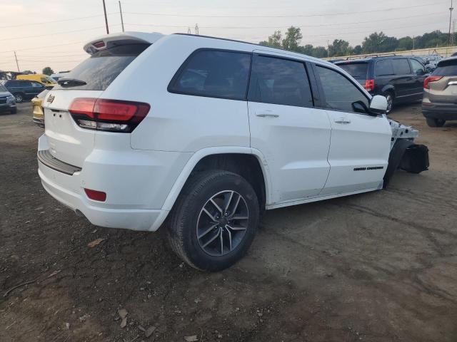 1C4RJFAG3LC221470 - 2020 JEEP GRAND CHER LAREDO WHITE photo 3