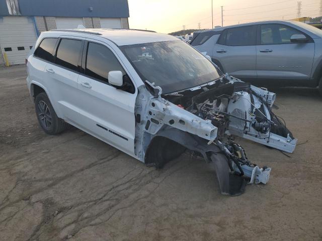 1C4RJFAG3LC221470 - 2020 JEEP GRAND CHER LAREDO WHITE photo 4