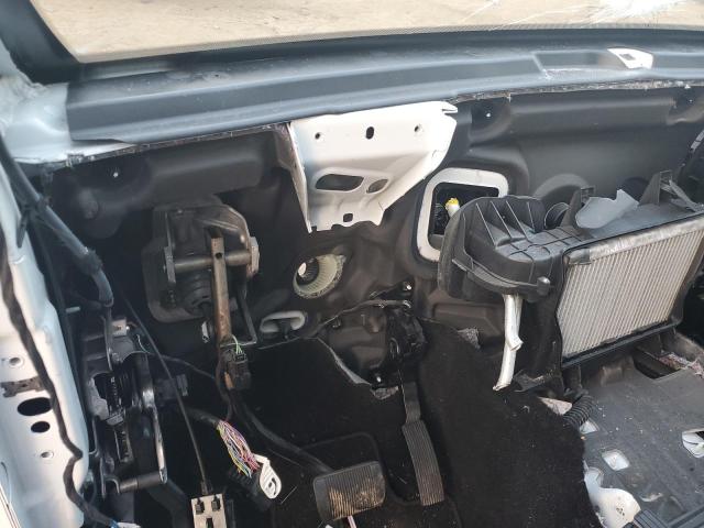 1C4RJFAG3LC221470 - 2020 JEEP GRAND CHER LAREDO WHITE photo 9