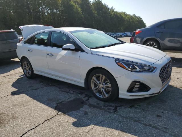 5NPE34AF3KH796708 - 2019 HYUNDAI SONATA LIMITED WHITE photo 4