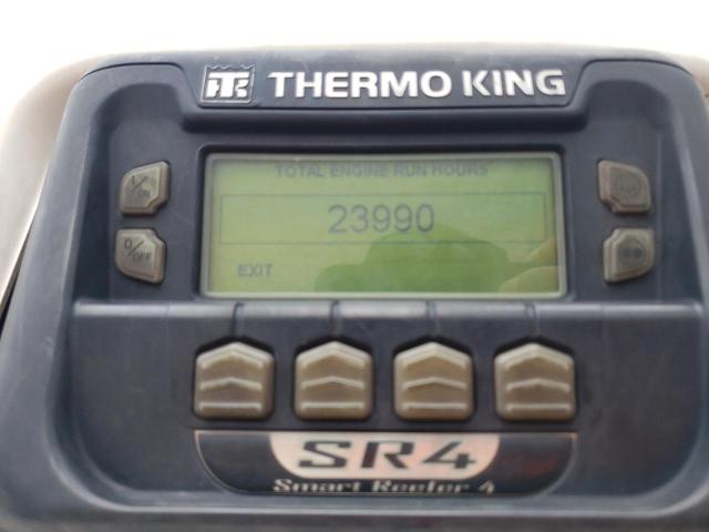 1UYVS2531FU114607 - 2015 UTILITY VS2RA WHITE photo 8