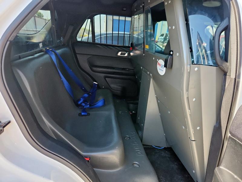 1FM5K8AR1KGA31646 - 2019 FORD EXPLORER POLICE INTERCEPTOR WHITE photo 10