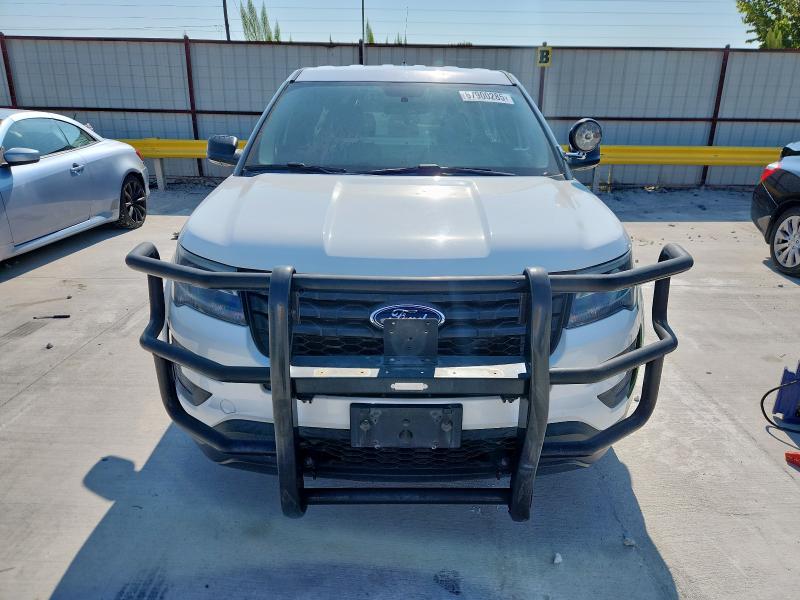 1FM5K8AR1KGA31646 - 2019 FORD EXPLORER POLICE INTERCEPTOR WHITE photo 5