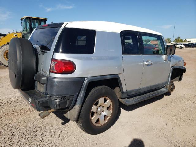 JTEBU11FX70039691 - 2007 TOYOTA FJ CRUISER SILVER photo 3