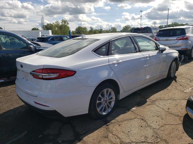 3FA6P0H70LR129177 - 2020 FORD FUSION SE WHITE photo 3