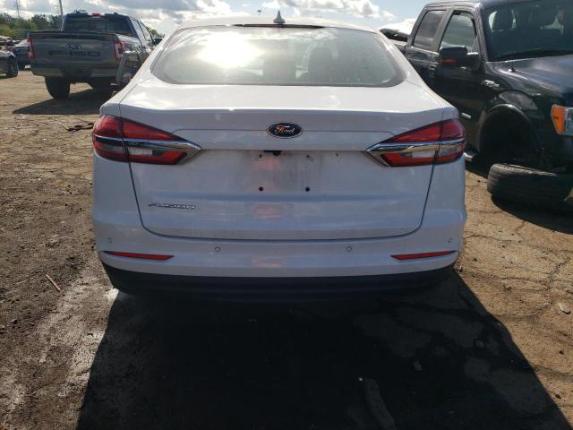 3FA6P0H70LR129177 - 2020 FORD FUSION SE WHITE photo 6