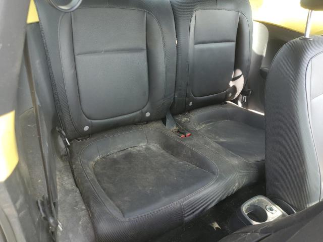 3VWJP7AT4CM640292 - 2012 VOLKSWAGEN BEETLE YELLOW photo 10